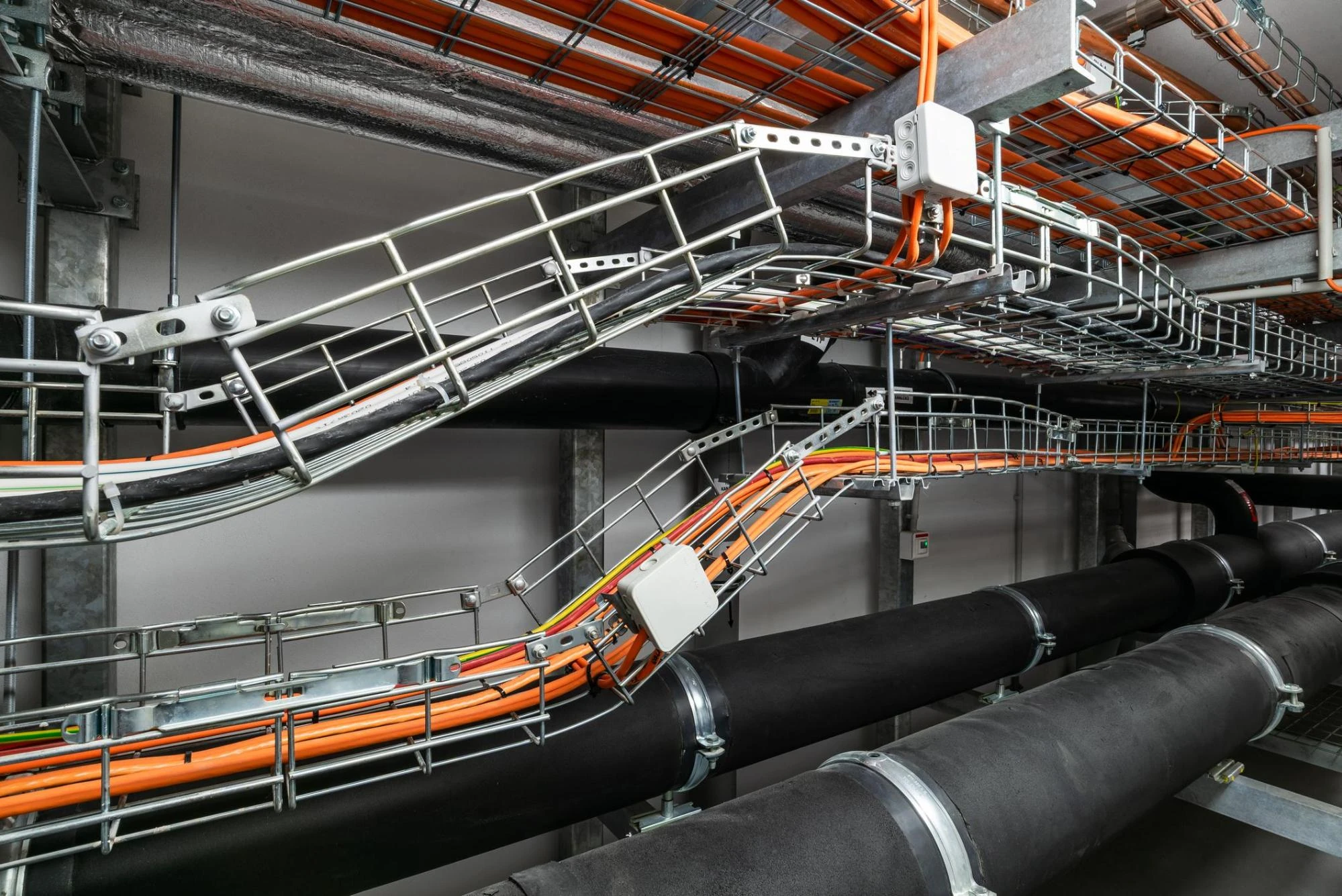 Монтаж электроснабжения. Фото 1