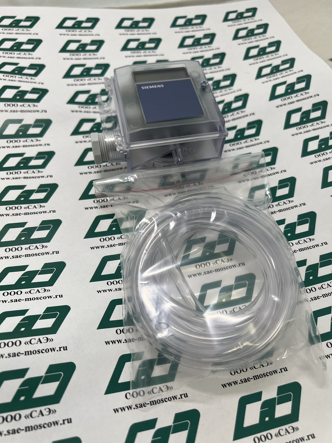 QBM3020-1U: Датчик перепад давления по воздуху (-50…50 Па), 0…10 В, IP54, метрологический сертификат (S55720-S233), Siemens